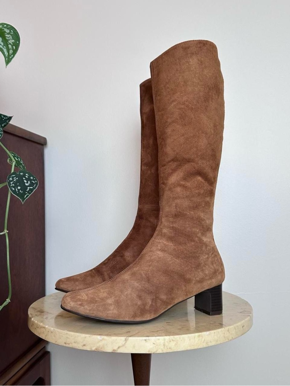 Vintage 80s 90s knee high chunky rounded toe high heel boots Size 8